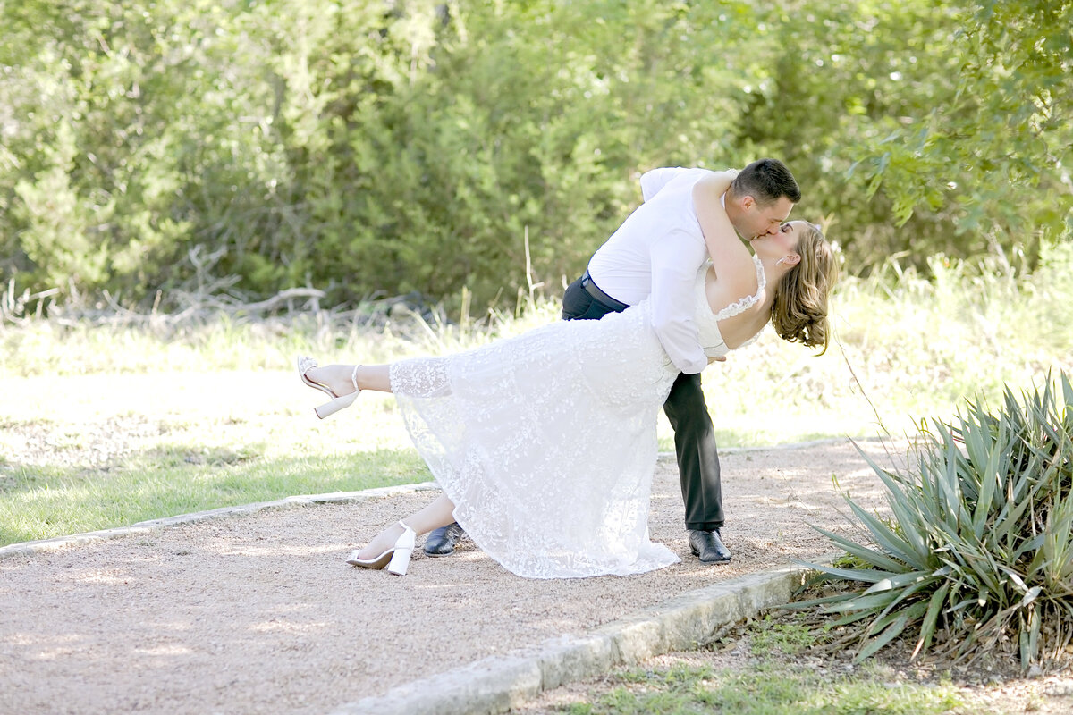 wedding dip-salado texas-robin rogers photography-engagement photos