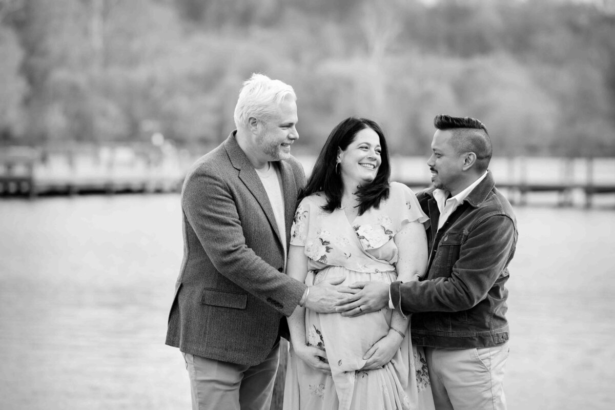 Maternity session with couple and surrogate