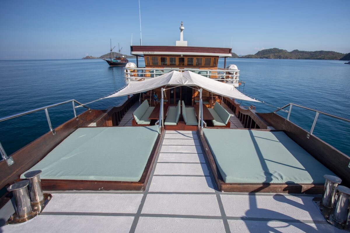 Harmoni Luxury Indonesia Yacht Charter - s08