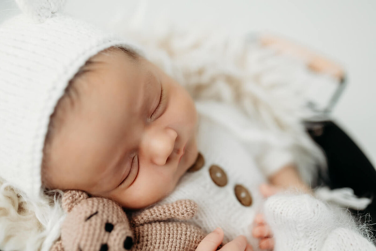 newborn-photography-session-bloomington-normal-illinois-14