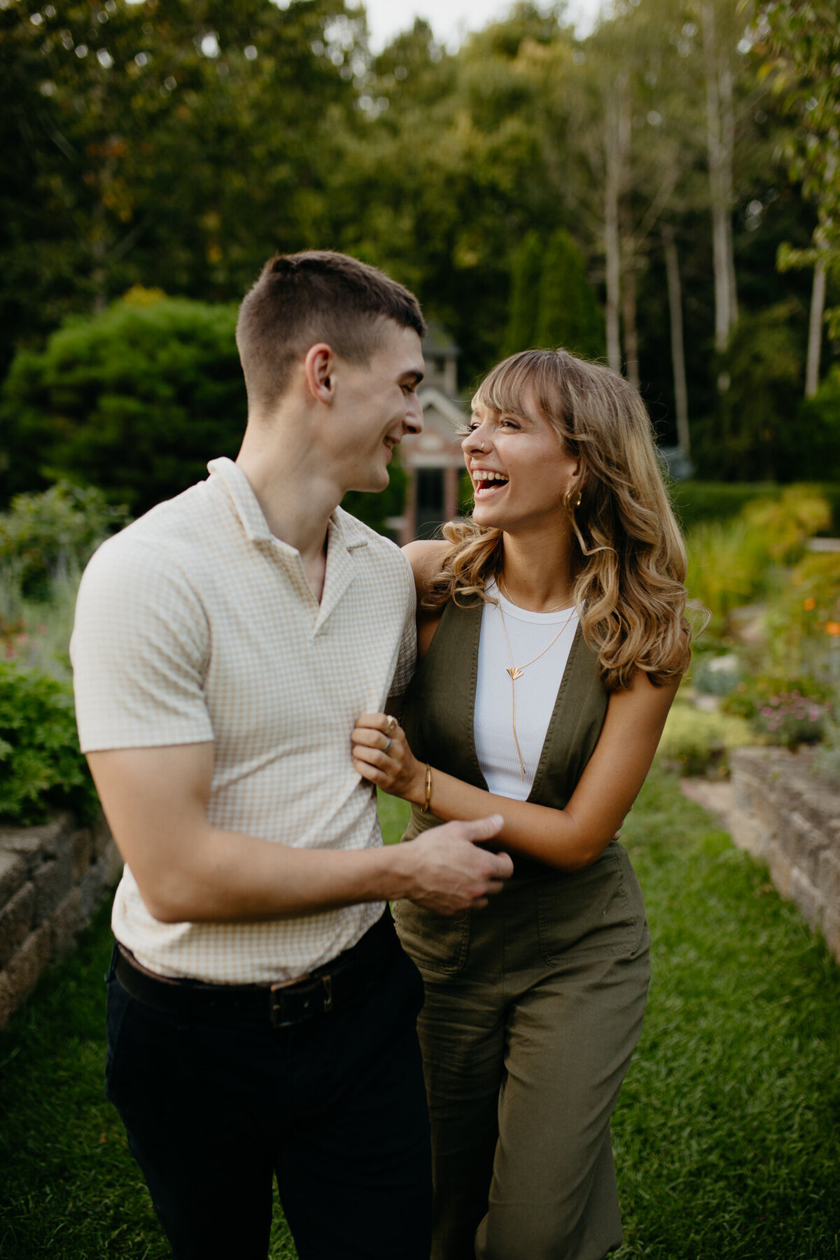Defries-Gardens-Indiana-Couple-Session-SparrowSongCollective-0923-Web-4
