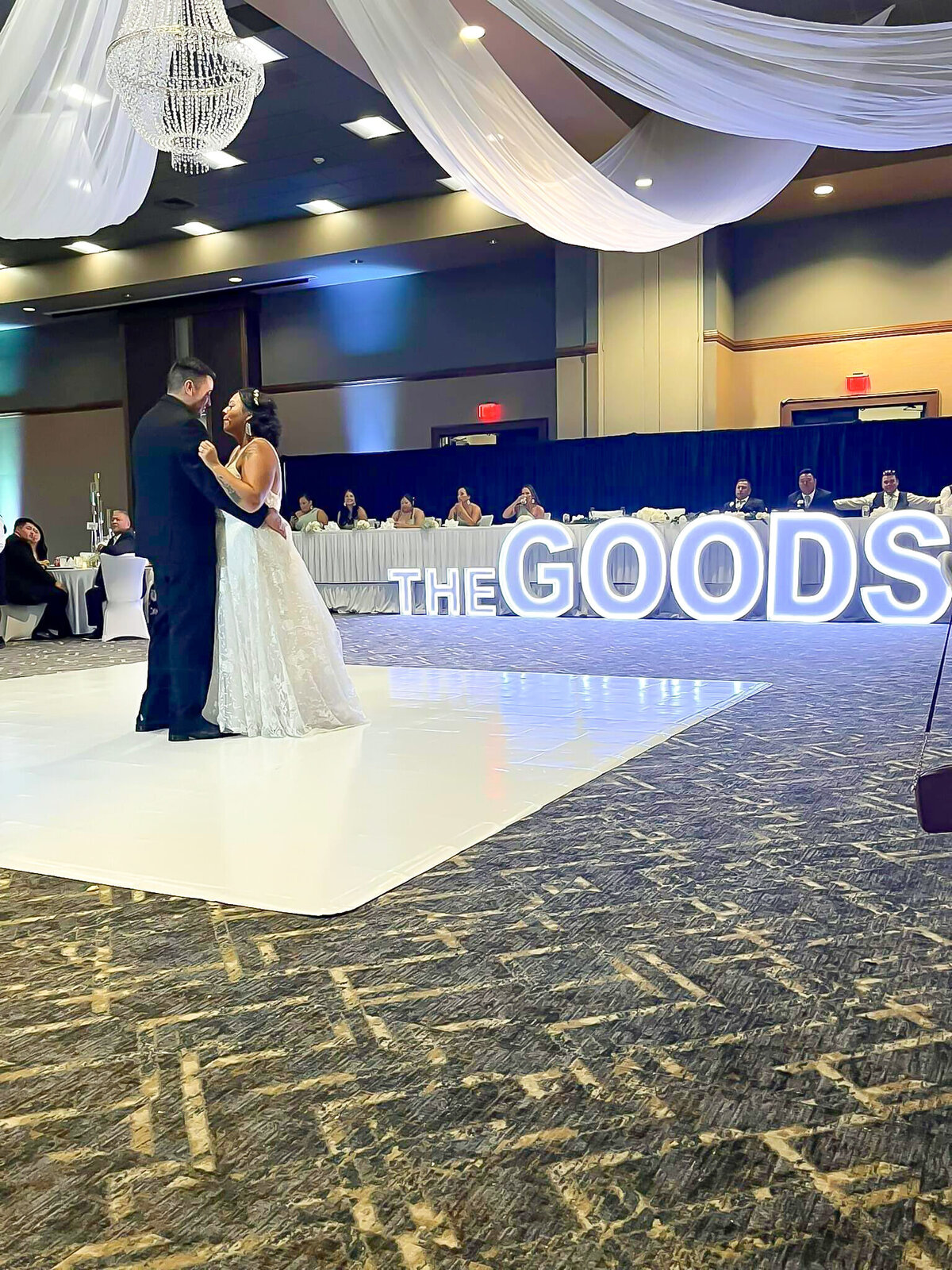 wedding decor and balloons in Lynden