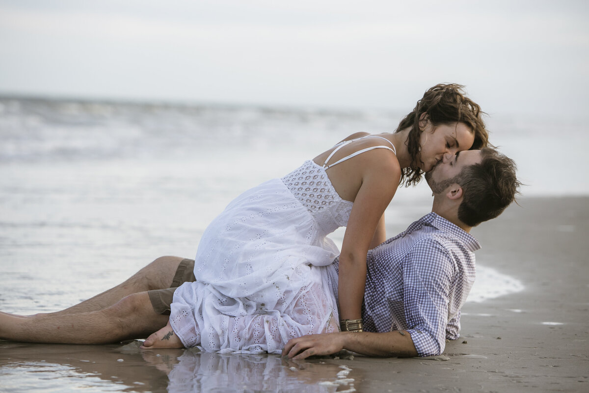 Romantic Engagement and Couple photography on the beach in Hilton Head by Lisa Staff Photography
