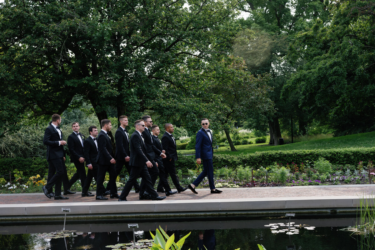 black-tux-groomsmen-wedding-brooklyn-ny-brooklyn-botanic-wedding-by-sarah-brehant-events