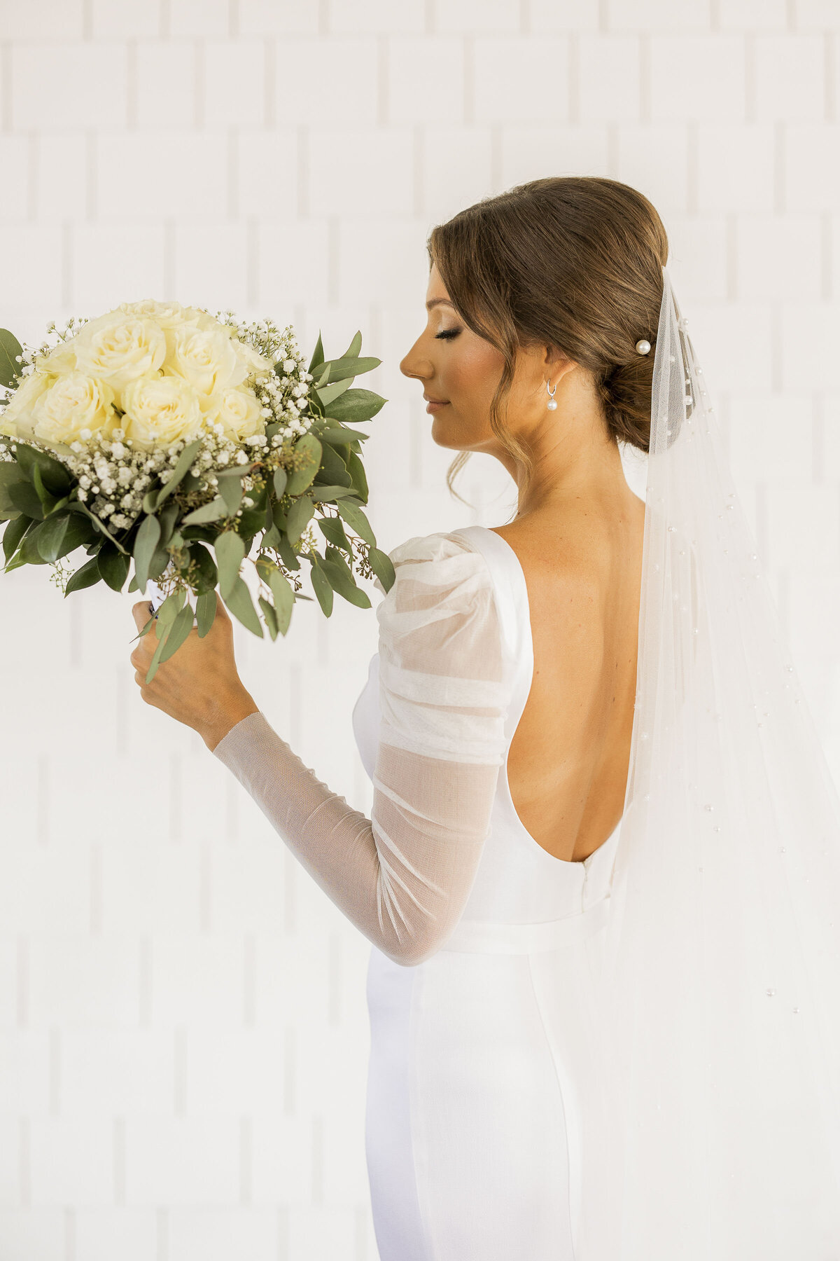 Beach Club Modern Chic Wedding with Touches of Pearl and Gold - Top East Coast Wedding Photography - Ashley Mac Photographs - New Jersey - New York - Connecticut - Rhode Island -35