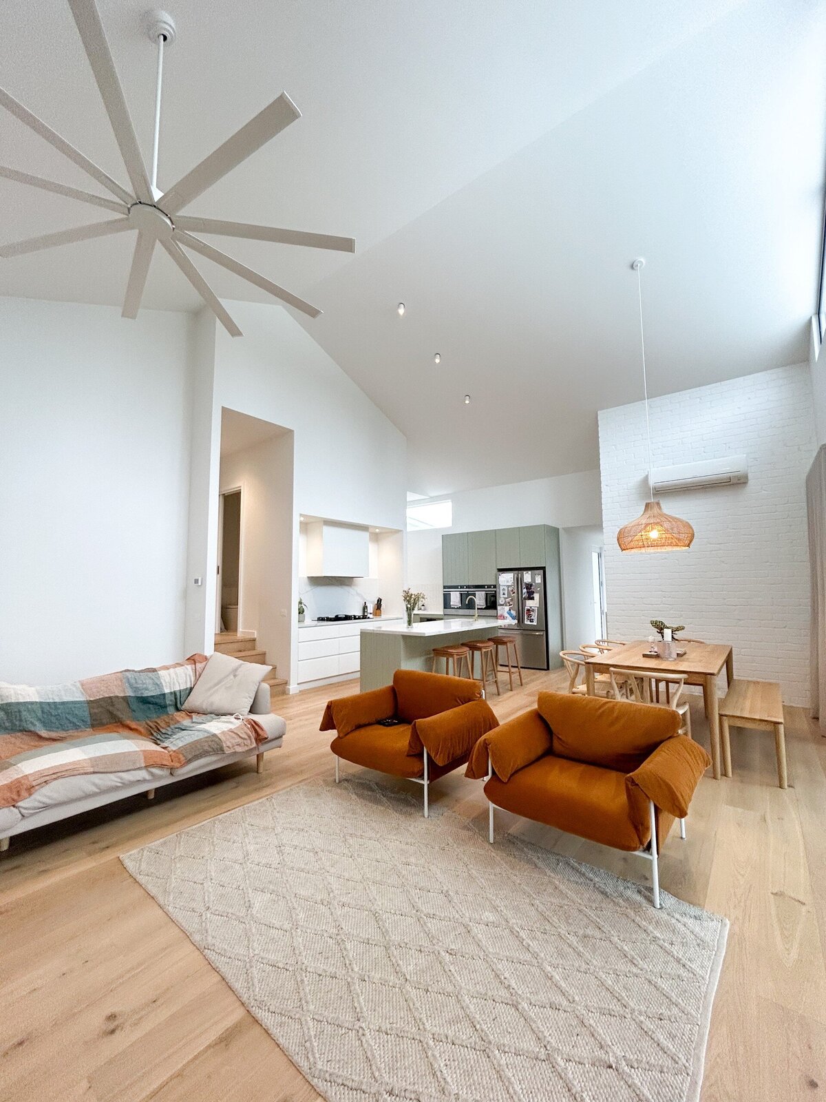Modern home exterior by Jeremy Parkinson, architectural builder