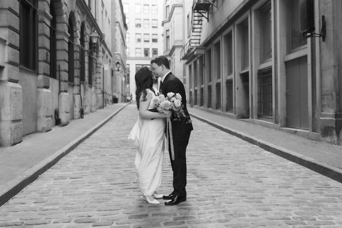 theatre-st-james-jewish-vintage-wedding-julia-garcia-prat-montreal-luxury-wedding-photographer-387