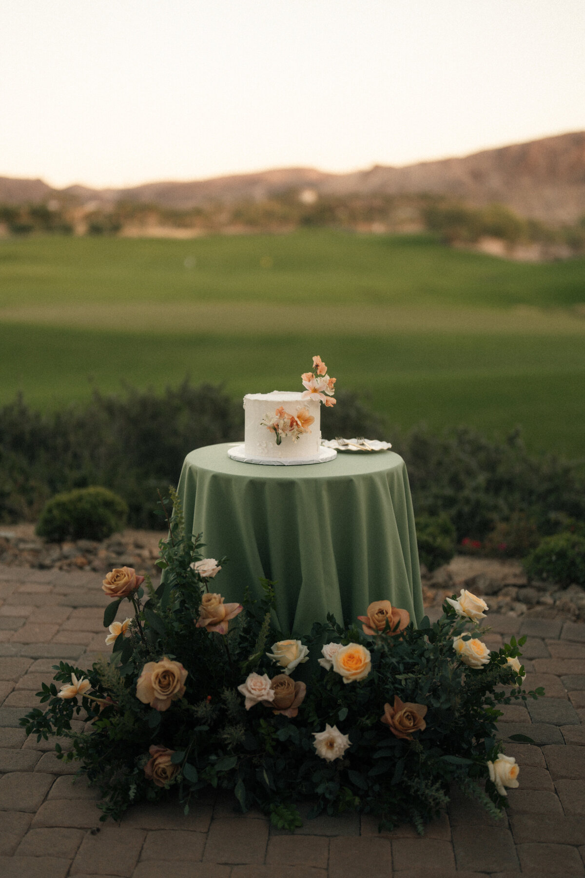of-the-desert-flor-las-vegas-wedding-florist-lake-las-vegas-sports-club-0024