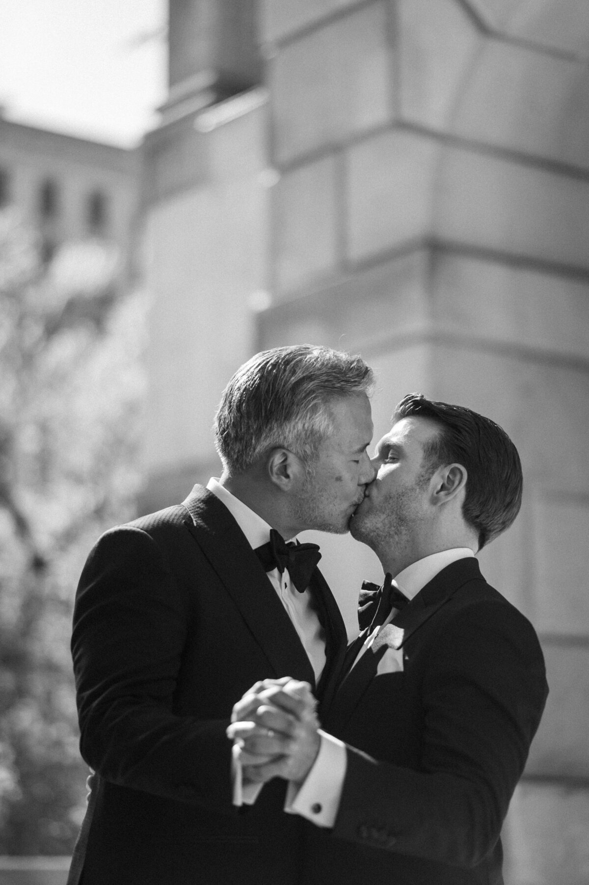 515-Shangri-La-Hotel-Toronto-Canada-Christopher-Edward-Wedding-7