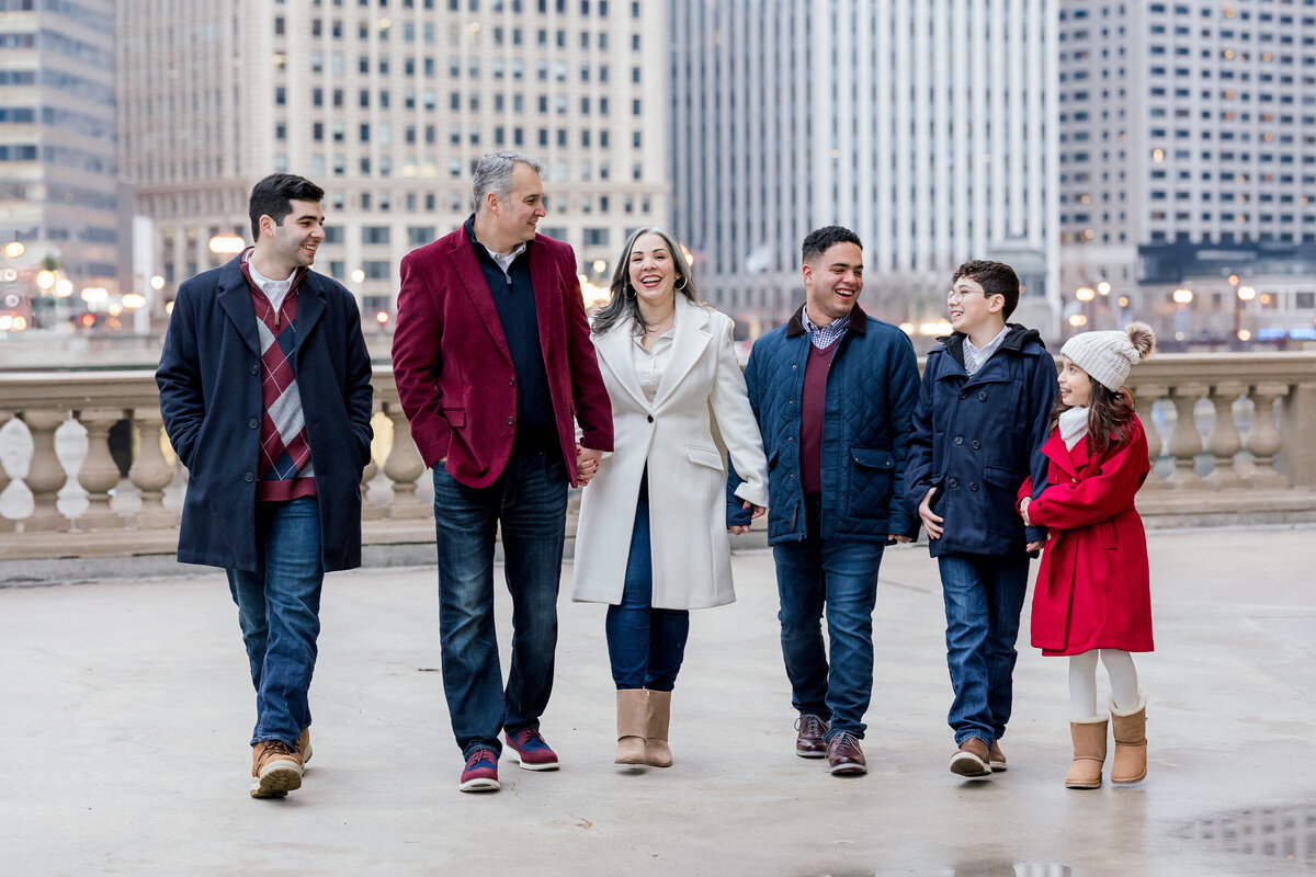 Chicago Riverwalk family photographer