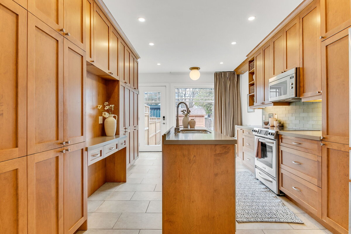 19-web-or-mls-15_001_Kitchen