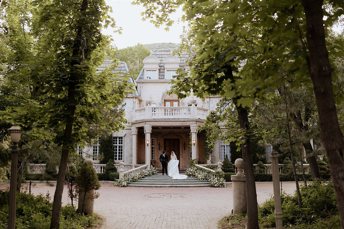 exterior of la caille wedding venue in utah 