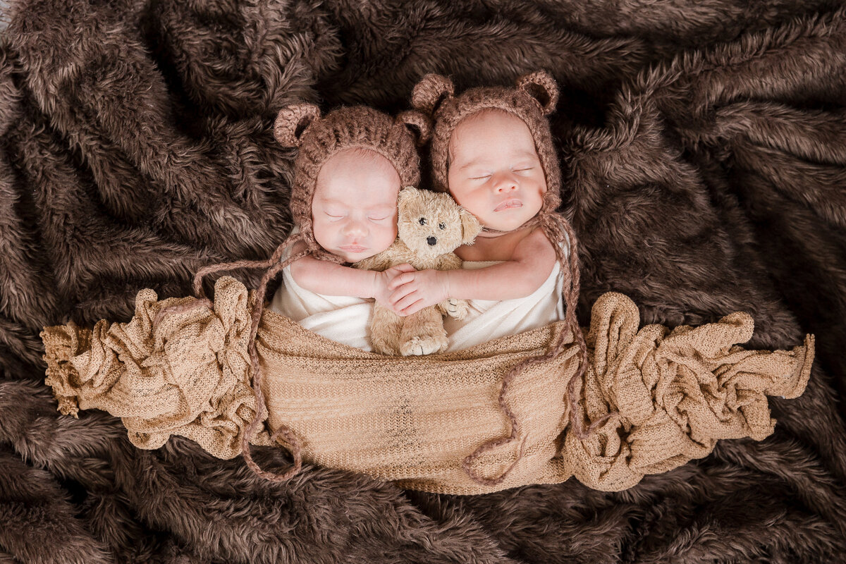 LP-Orange-County-In-Home-Twin-Newborn-Session-4