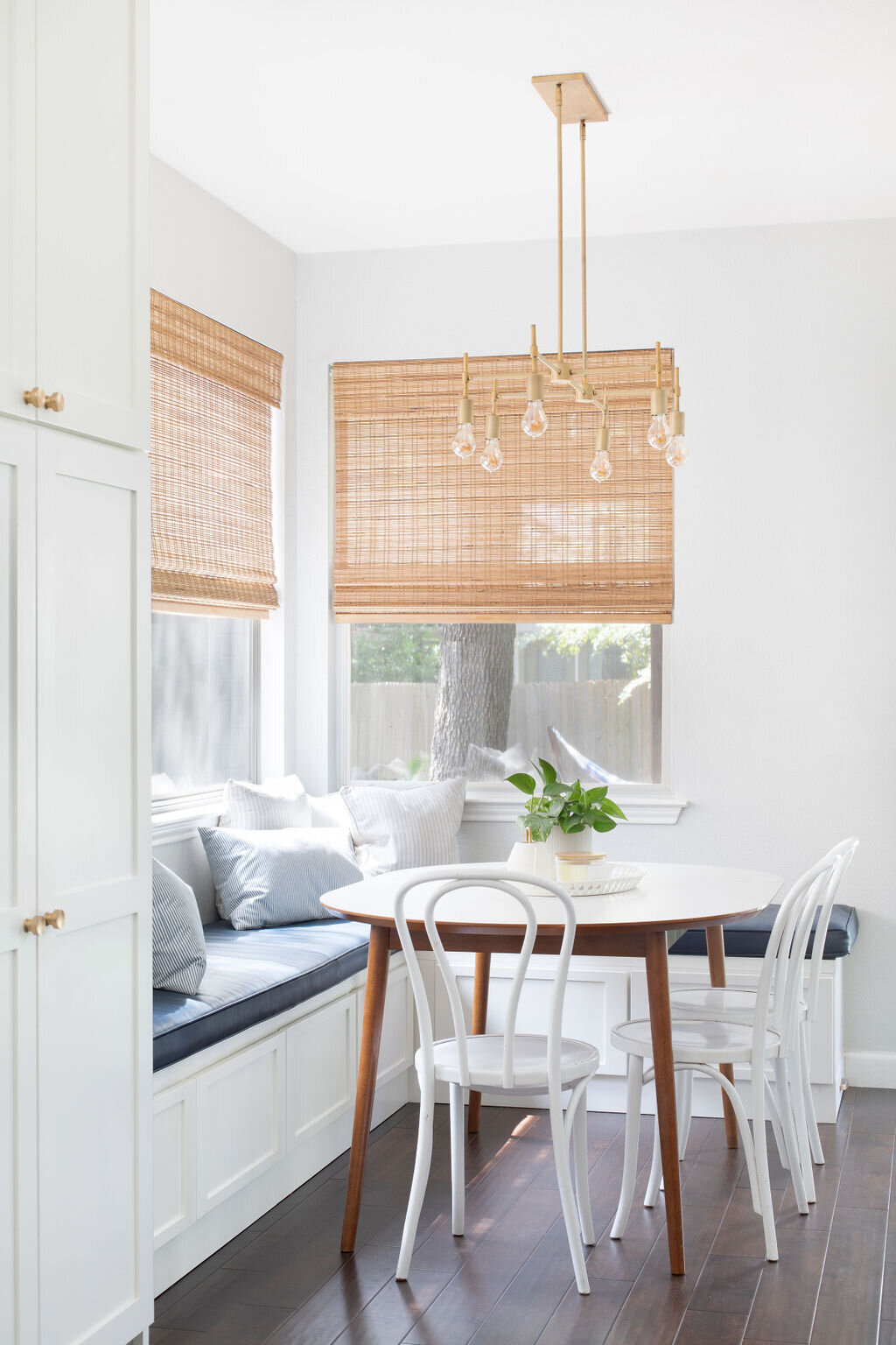 hello-home-austin-bright-and-airy-breakfast-nook-bench-storage-6