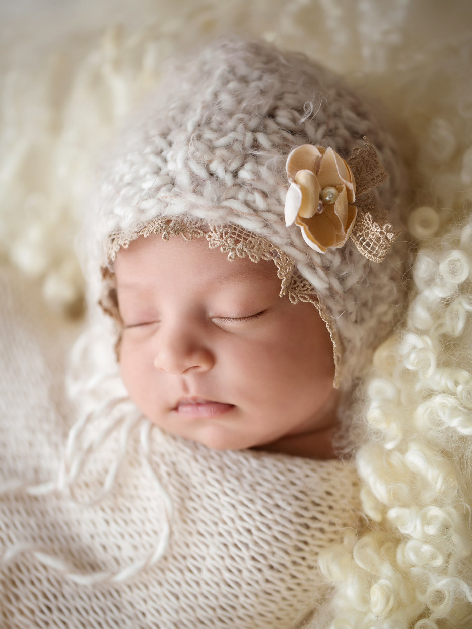 newborns in hats385