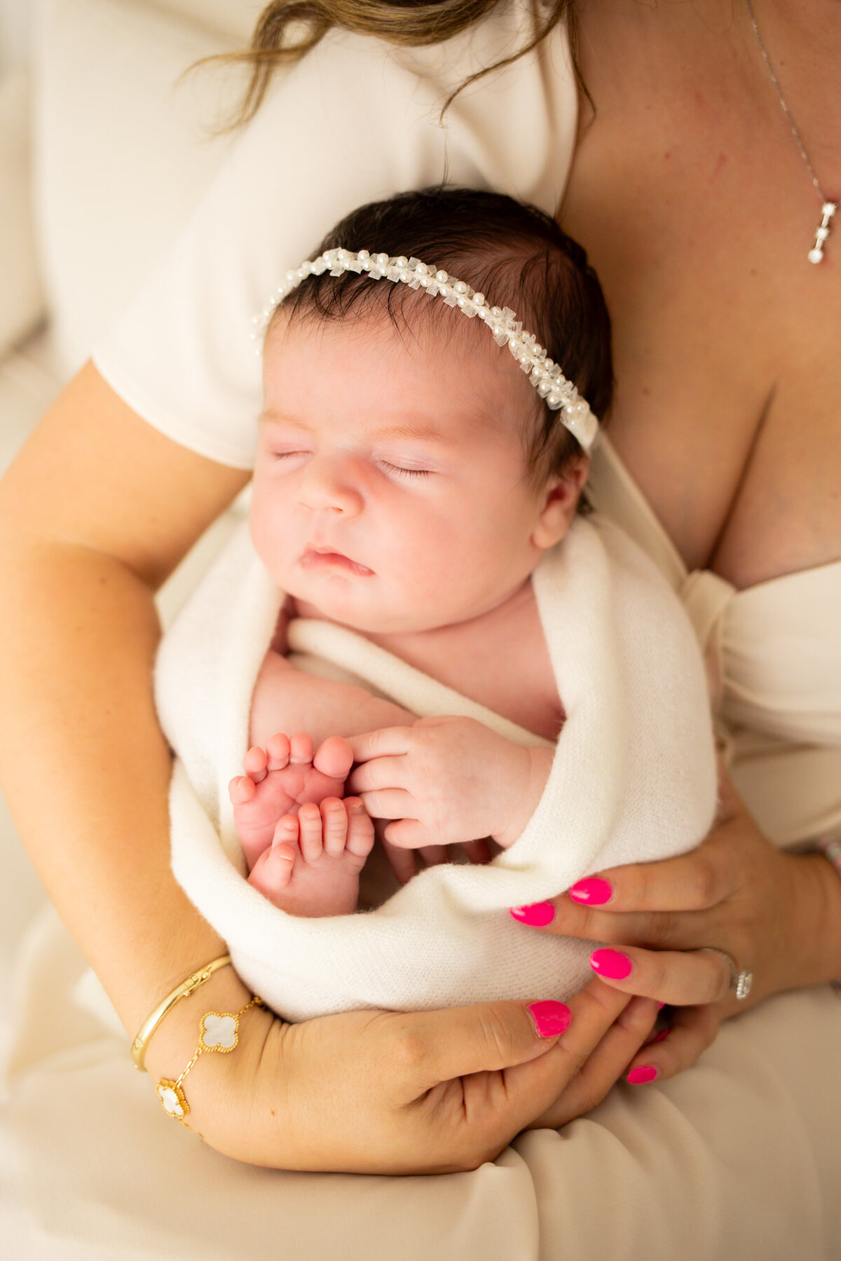 manhasset-newborn-photography-lifestyle