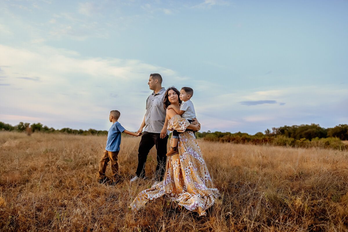 Family session in Burleson, Texas | Burleson, Texas Family and Newborn Photographer