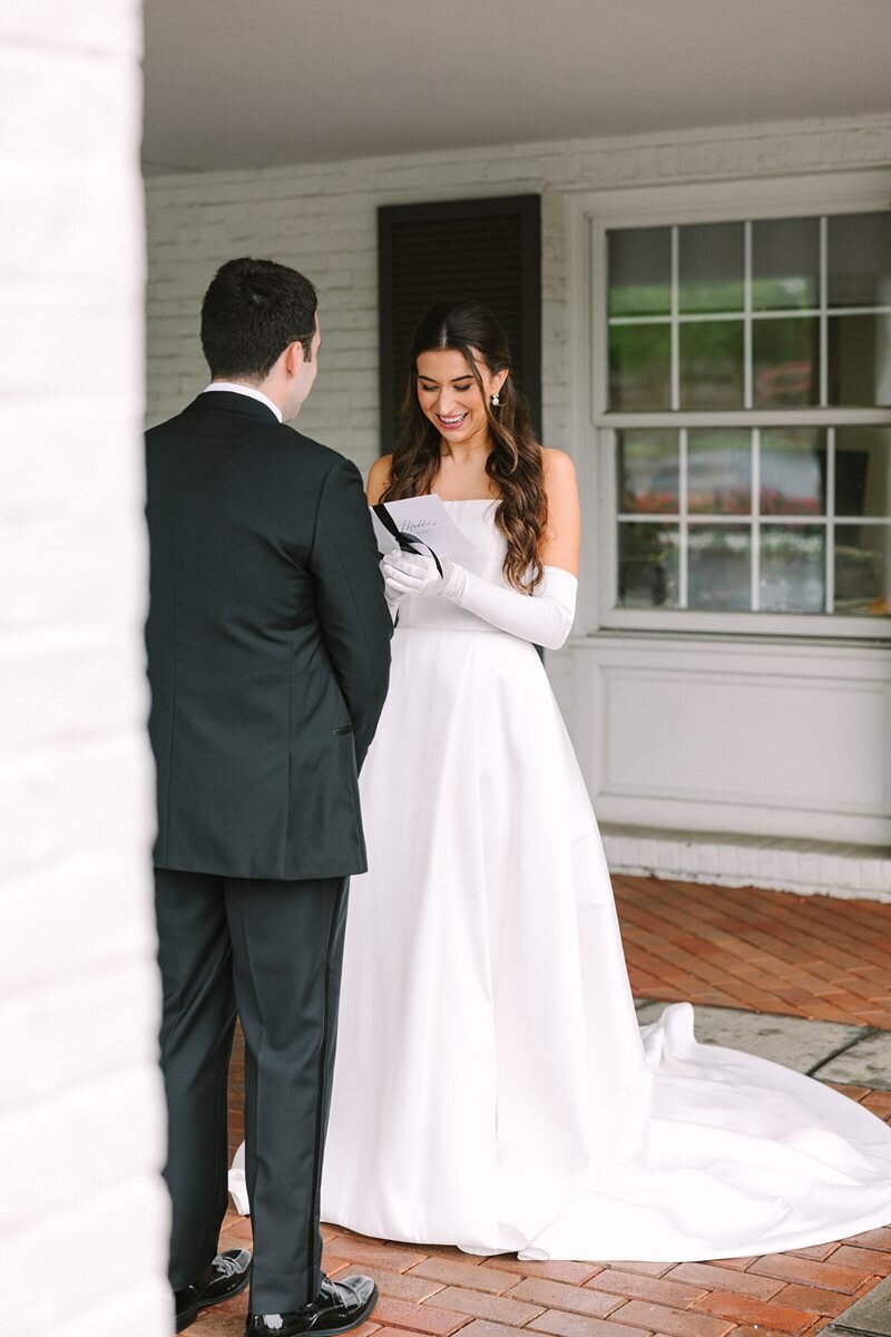 evansville-country-club-wedding-first-look-moment34