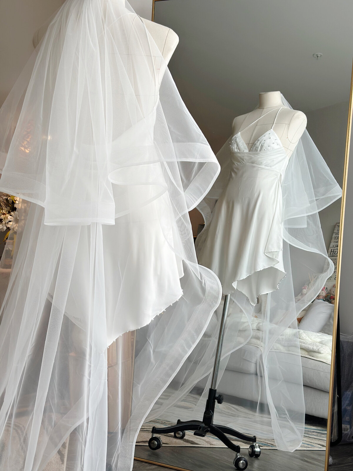 Romantic soft blusher veil with floral lace embroidery
