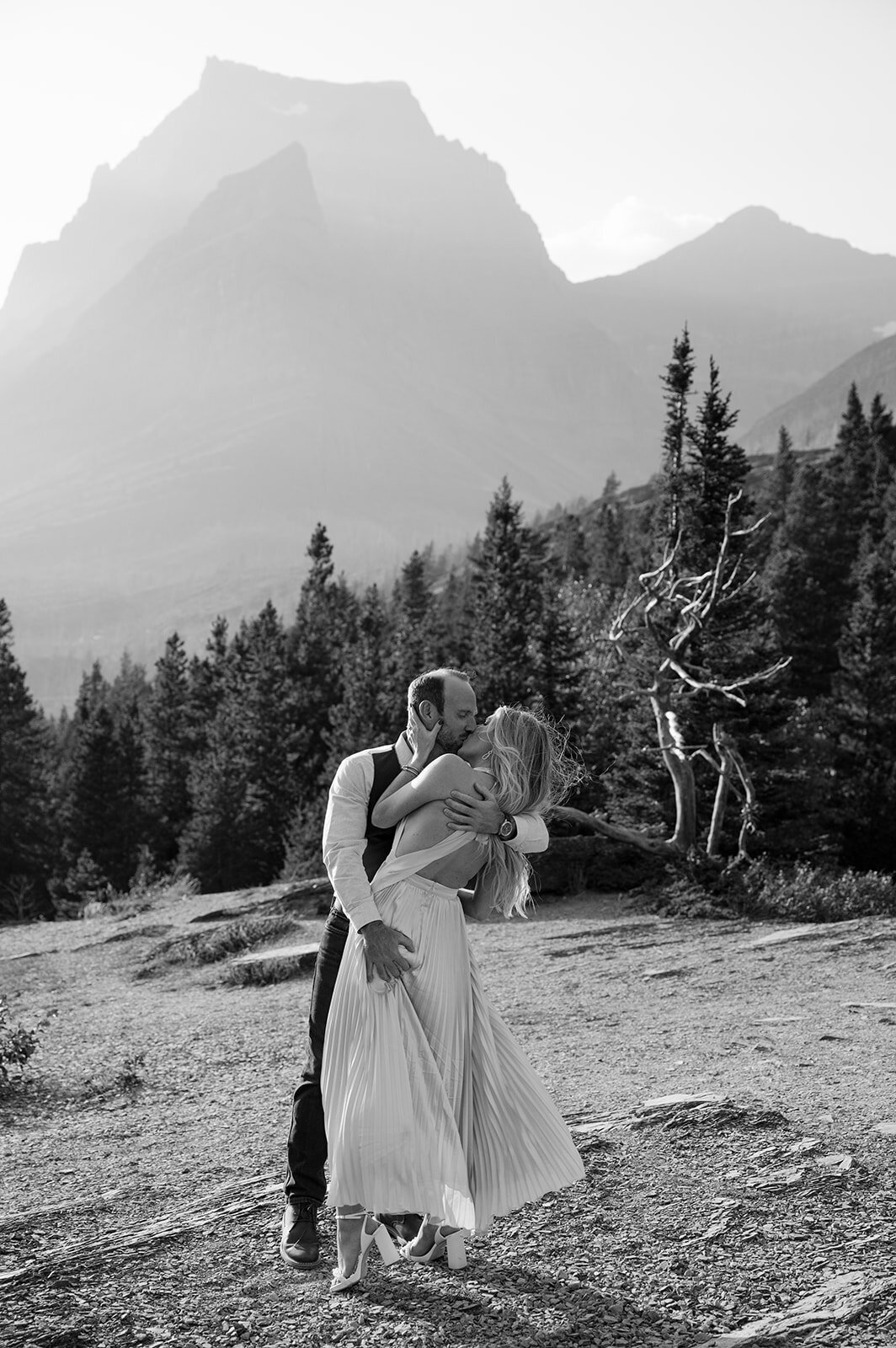 vintage-hollywood-glacier-national-park-elopement-presley-gray-photo0818-2