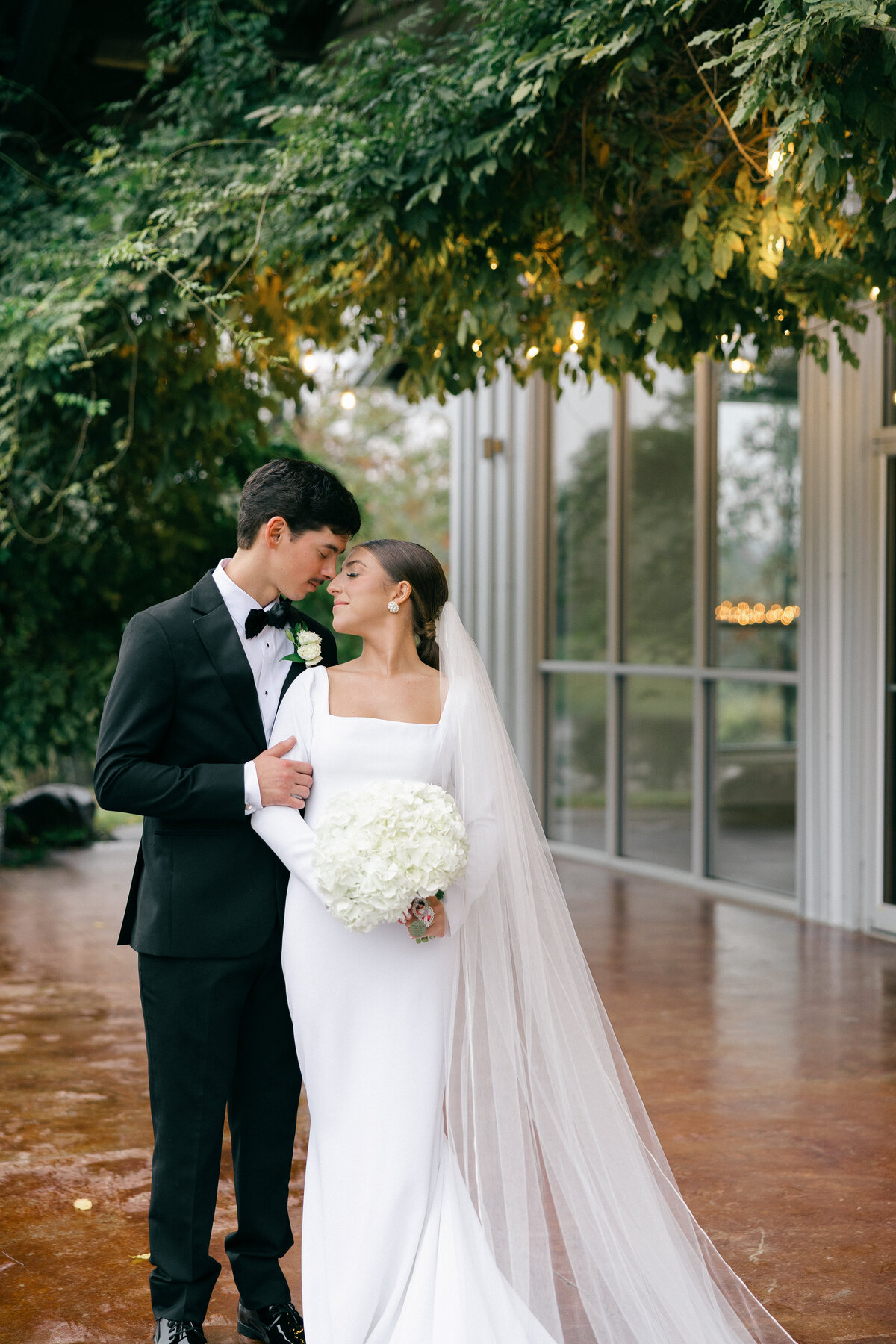 Bride and Groom Portrait – Timeless Wedding Photography in Oklahoma