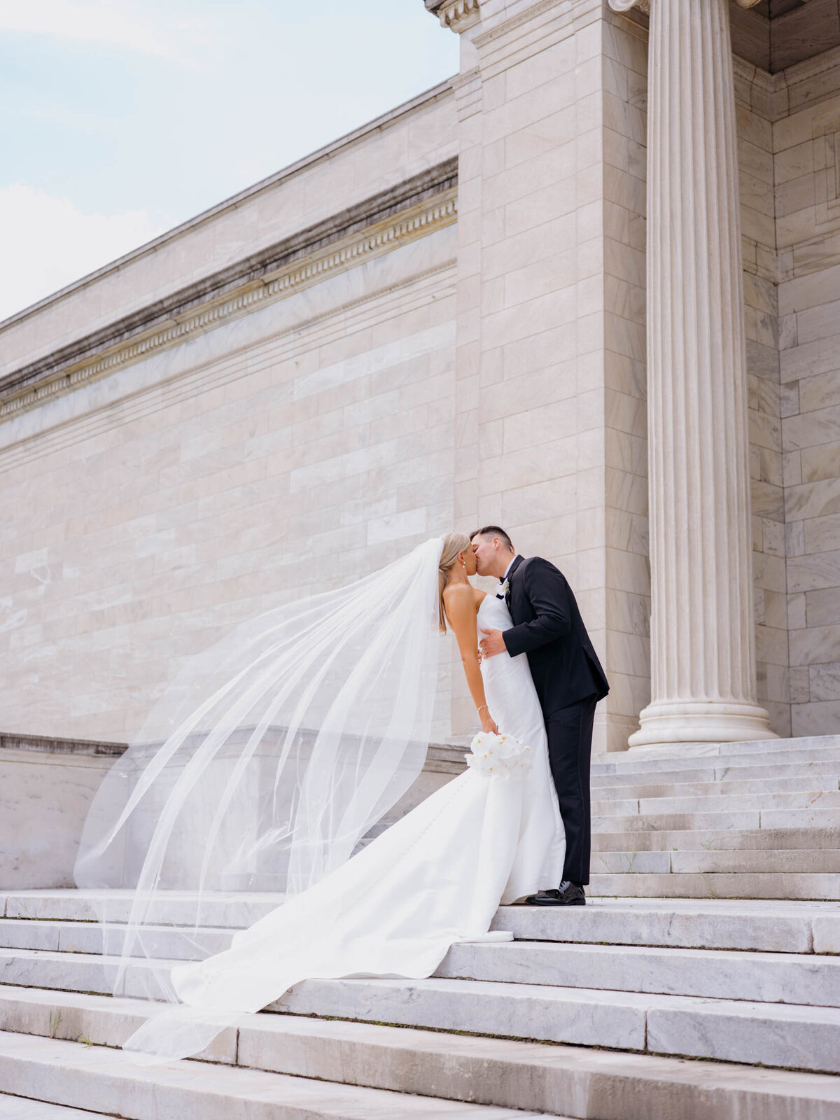 Bride and groom portrait at Cleveland Art Museum
