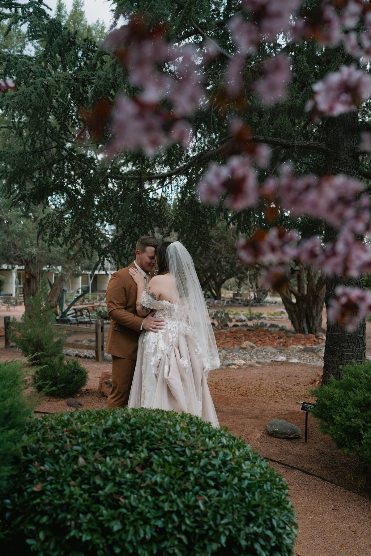 Sarah Folkers Photo Sedona Sky Ranch Lodge wedding-40