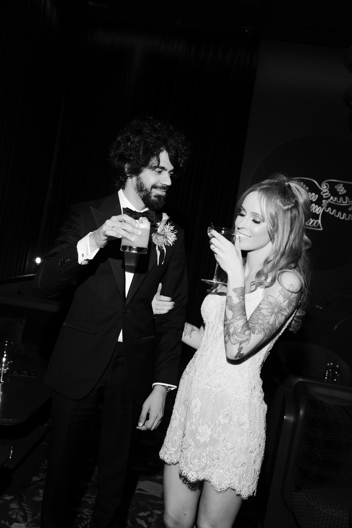 39riskyexposure_hayley-vikram_las-vegas-elopement-photography