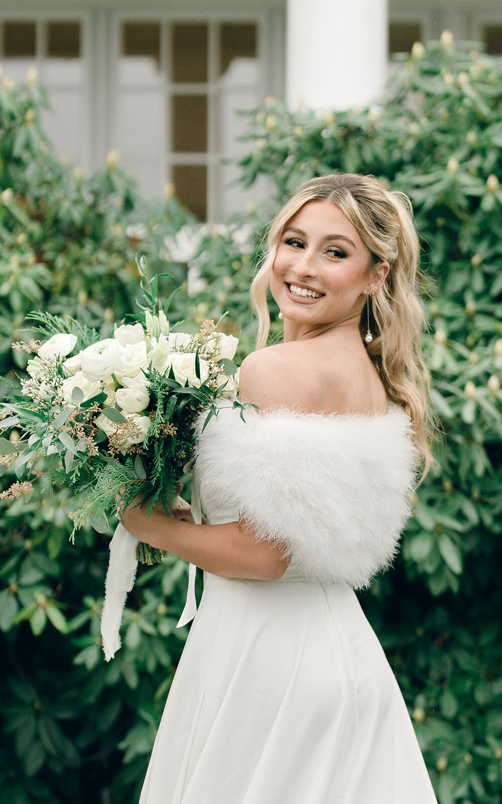 bridal-portraits-at-the-springfield-country-club-ma-5