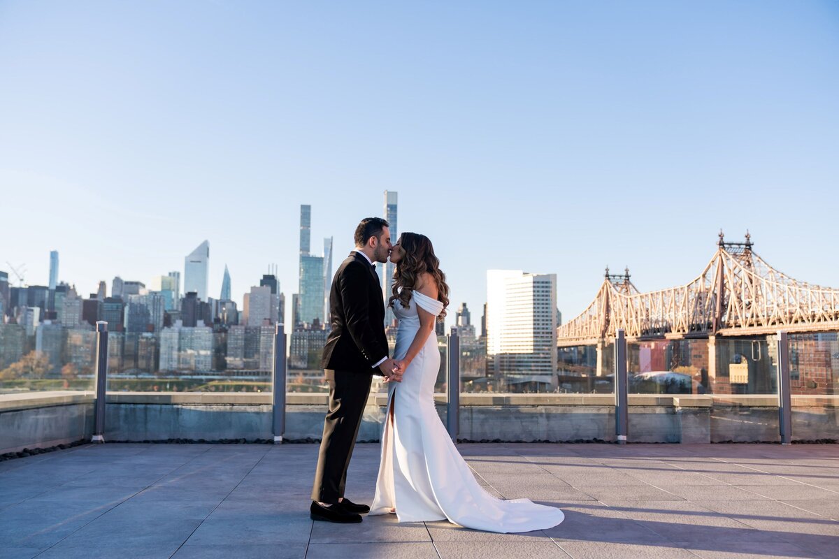 emma-cleary-new-york-nyc-wedding-photographer-videographer-venue-the-bordone-lic-1