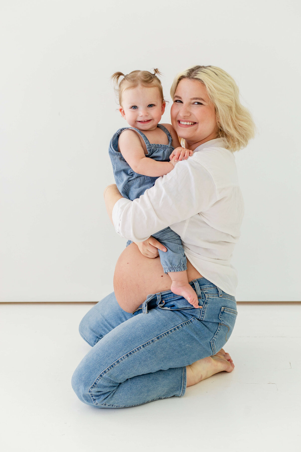 Pregnancy-Photoshoot-Motherhood-Photography-Tristate-Ohio-Kentucky-Indiana-Whitney and Birdi - Motherhood-50
