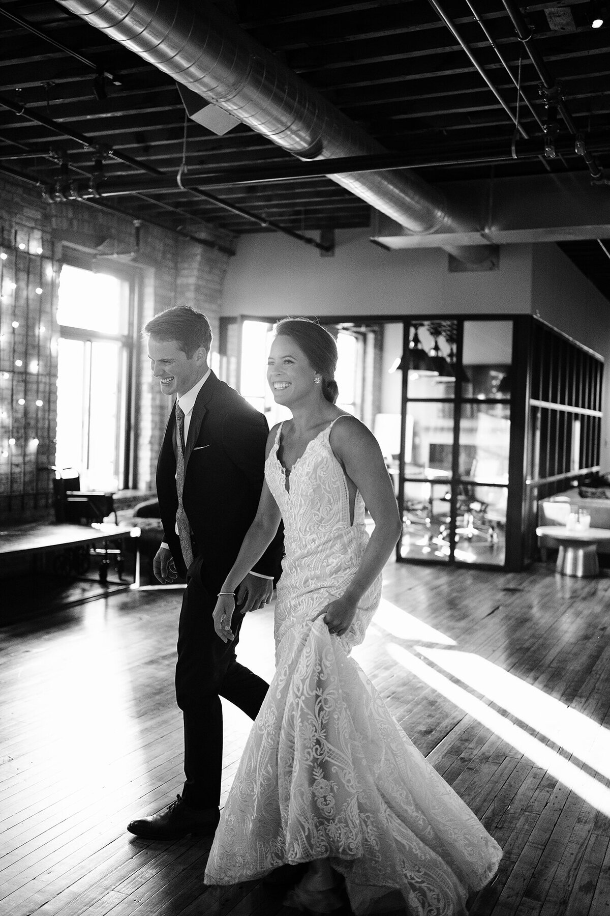 Laura Alpizar Photography Best Minnesota Minneapolis St. Paul Twin Cities Photographer Wedding Engagement Lifestyle Colorful Bright Light1