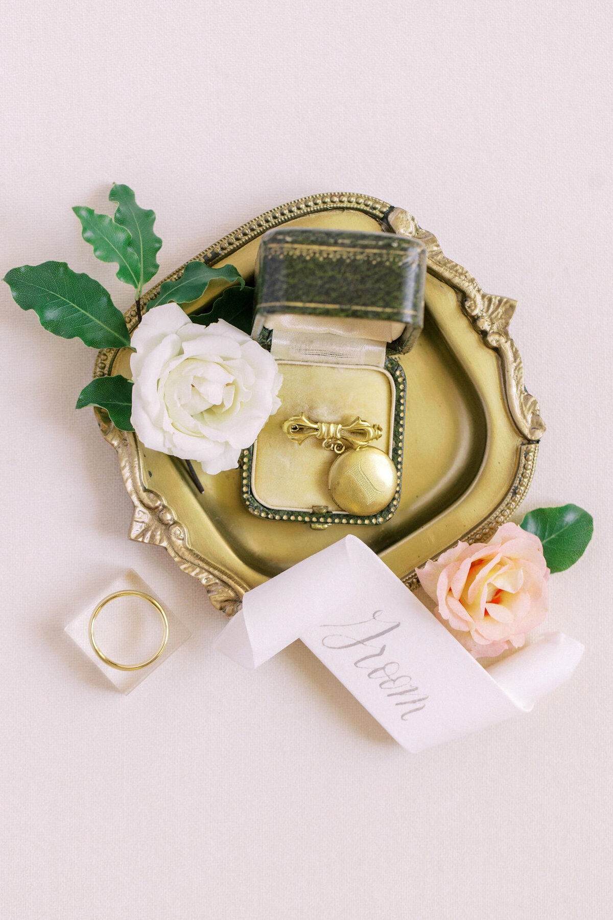 Maïlys Fortune Photography Husband Wife Wedding Weddings Photography France Switzerland Italy Timeless Dreamy Imagery Bilingual French English Destination Weddings Destination Wedding Provence French Riviera Paris Lake Como Tuscany11