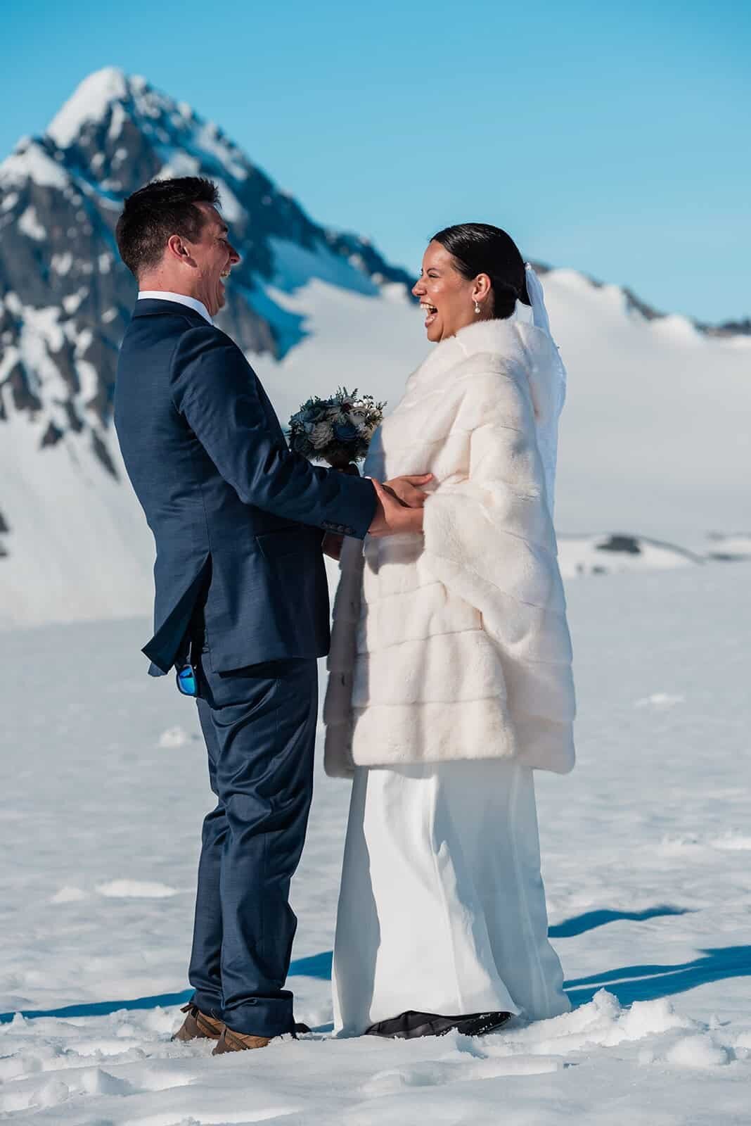 intimate-luxury-wedding-in-alaska-glacier-wilderness
