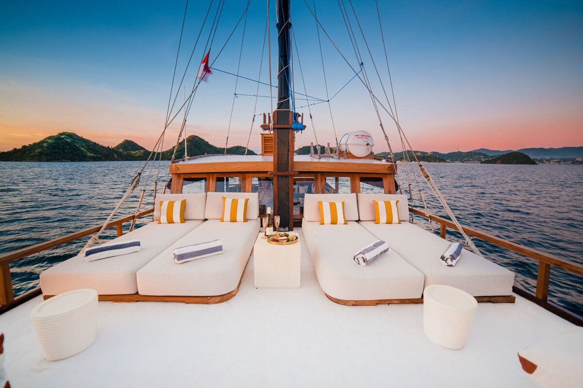 Samara-II-Luxury-Yacht-Indonesia-1