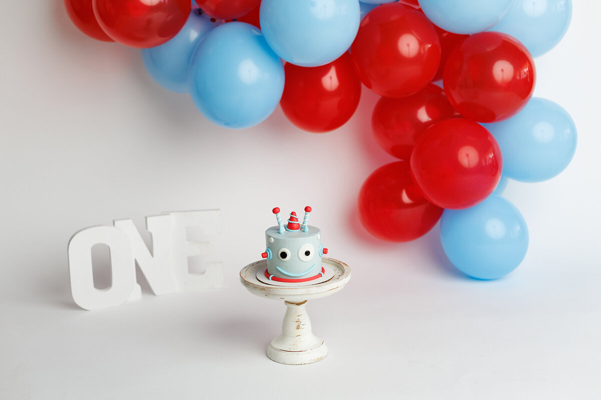 cakesmashwithredbluerobotweb