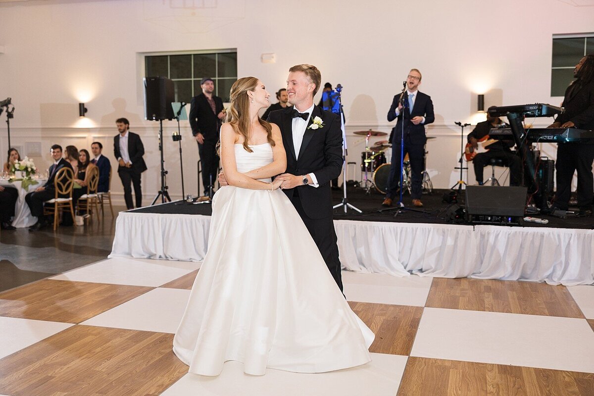 Raleigh-NC-Wedding-Photographer-The-Maxwell-Sarah-Hinckley-Photography-Timeless-Wedding-Photographer-_0035