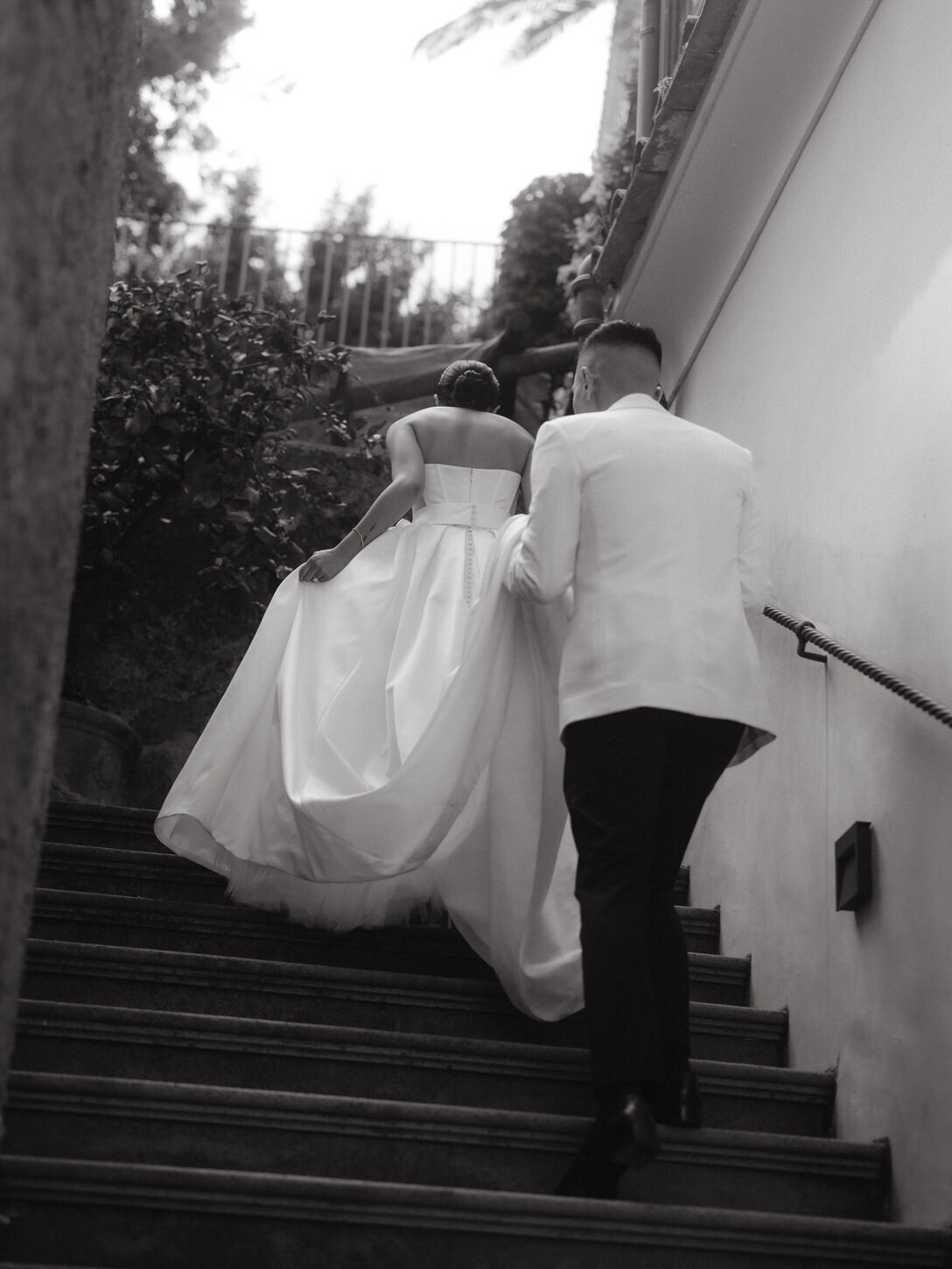 caruso-belmond-hotel-amalfi-coast-ravello-wedding-04-bride-groom-stone-steps-jenny-fu-studio