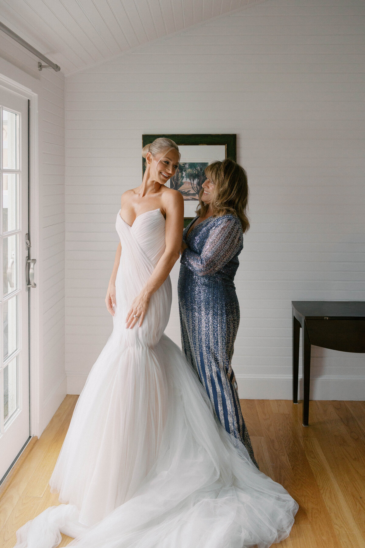 luxury-newport-bridal-photographer