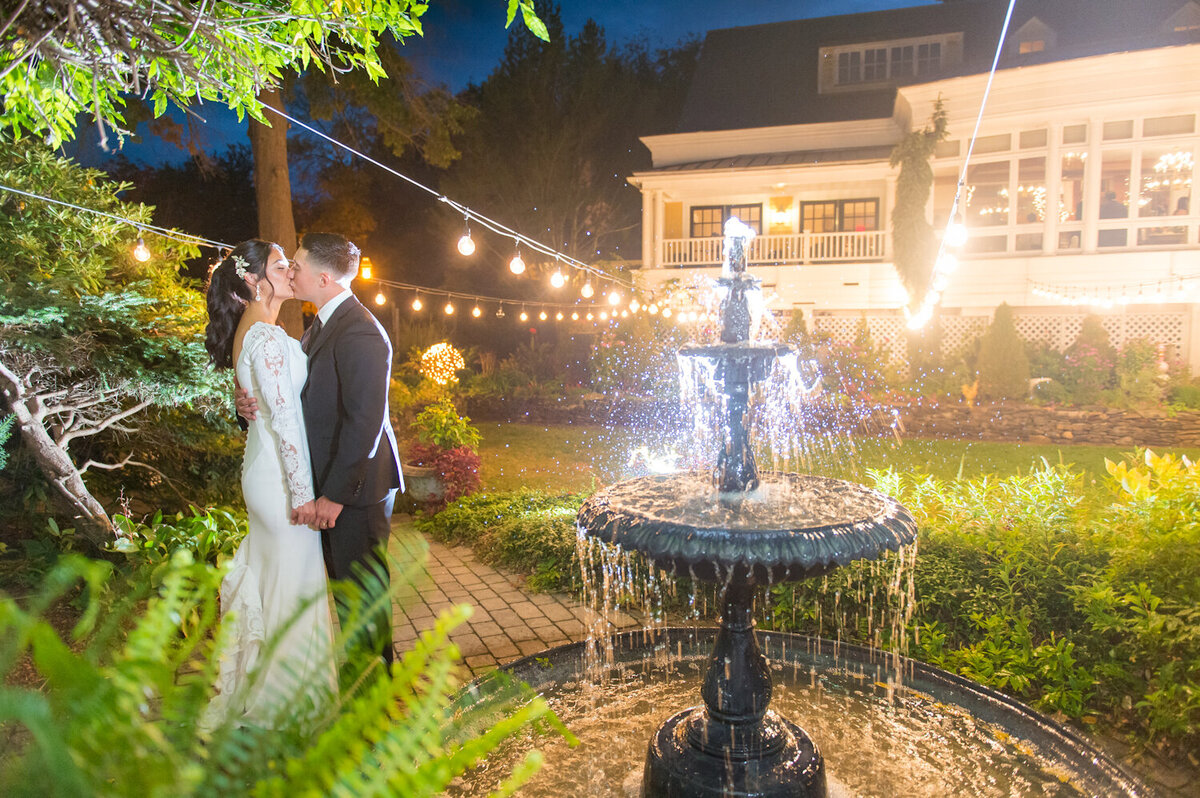 Bedford Village Inn Bride & Groom_02