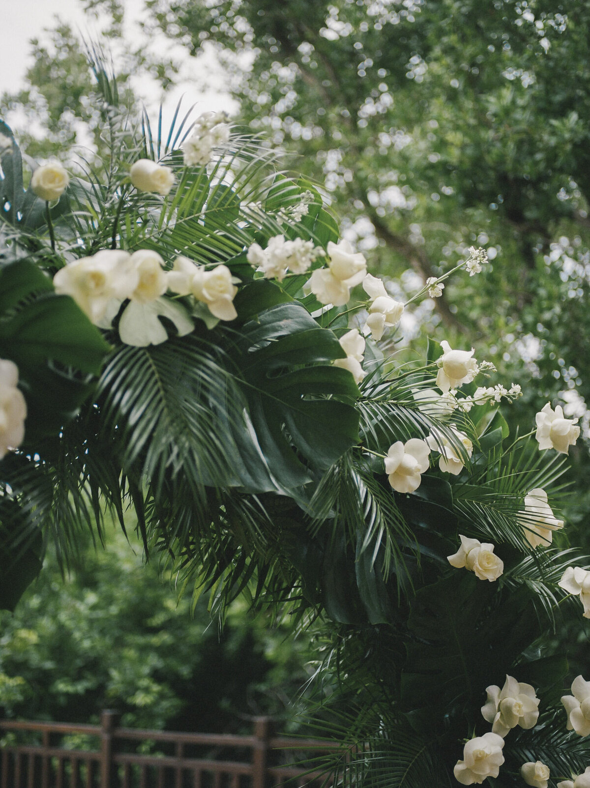 white roses, tropical greens wedding design, Mexico wedding