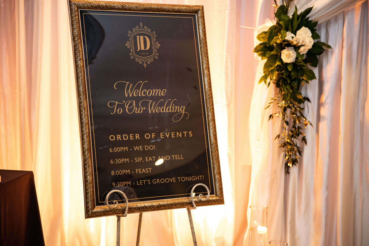 Classic Black & Gold Wedding_27