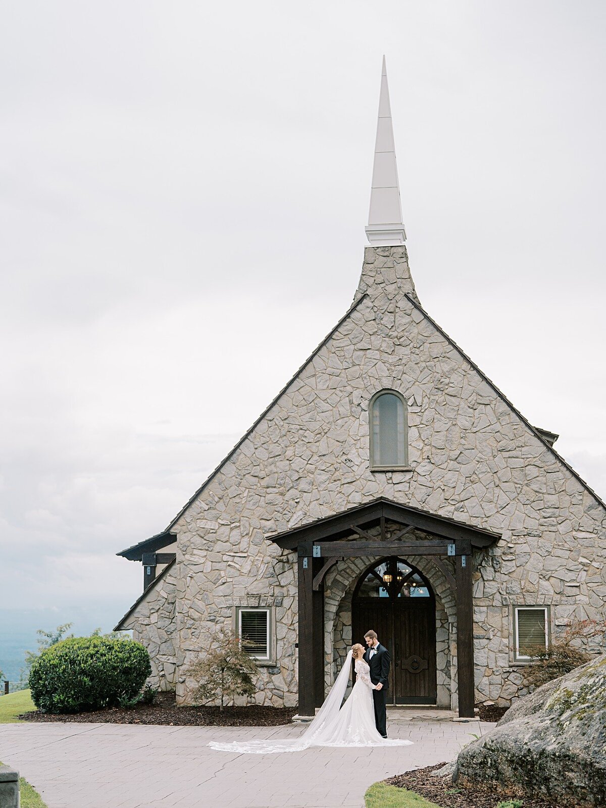 wedding-bride-groom-newlyweds-chapel