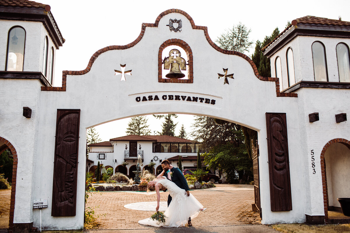 Langley-backyard-wedding-1