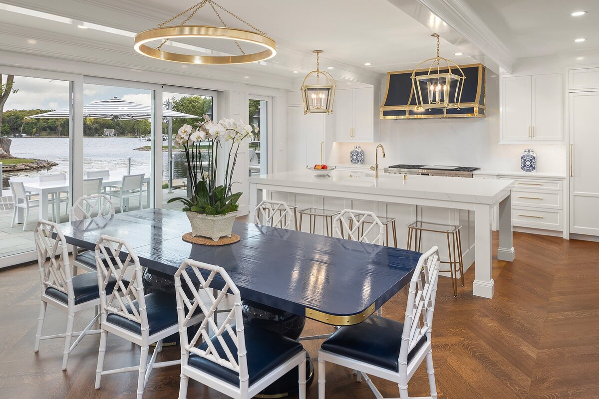 Luxury_Custom_Lake_Home_04