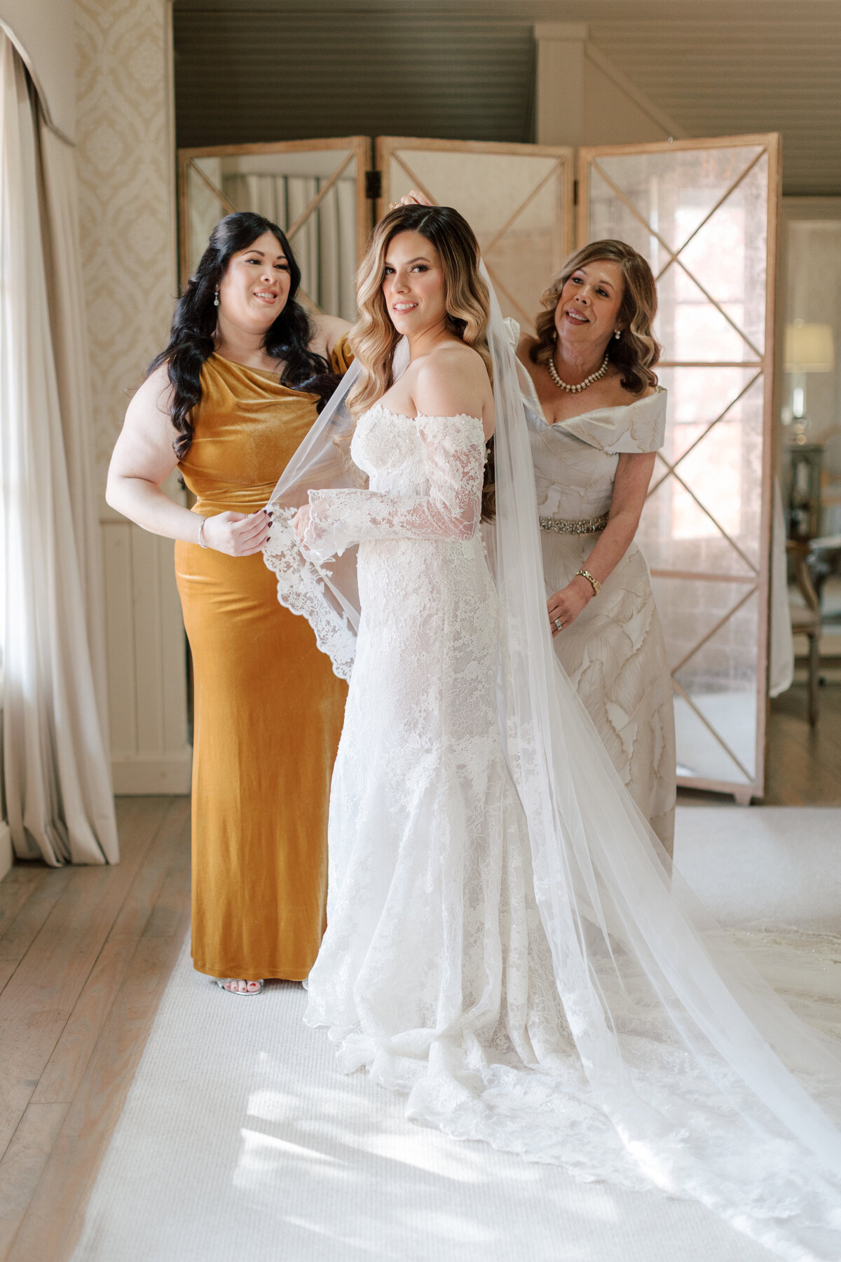 hope-helmuth-photo-5