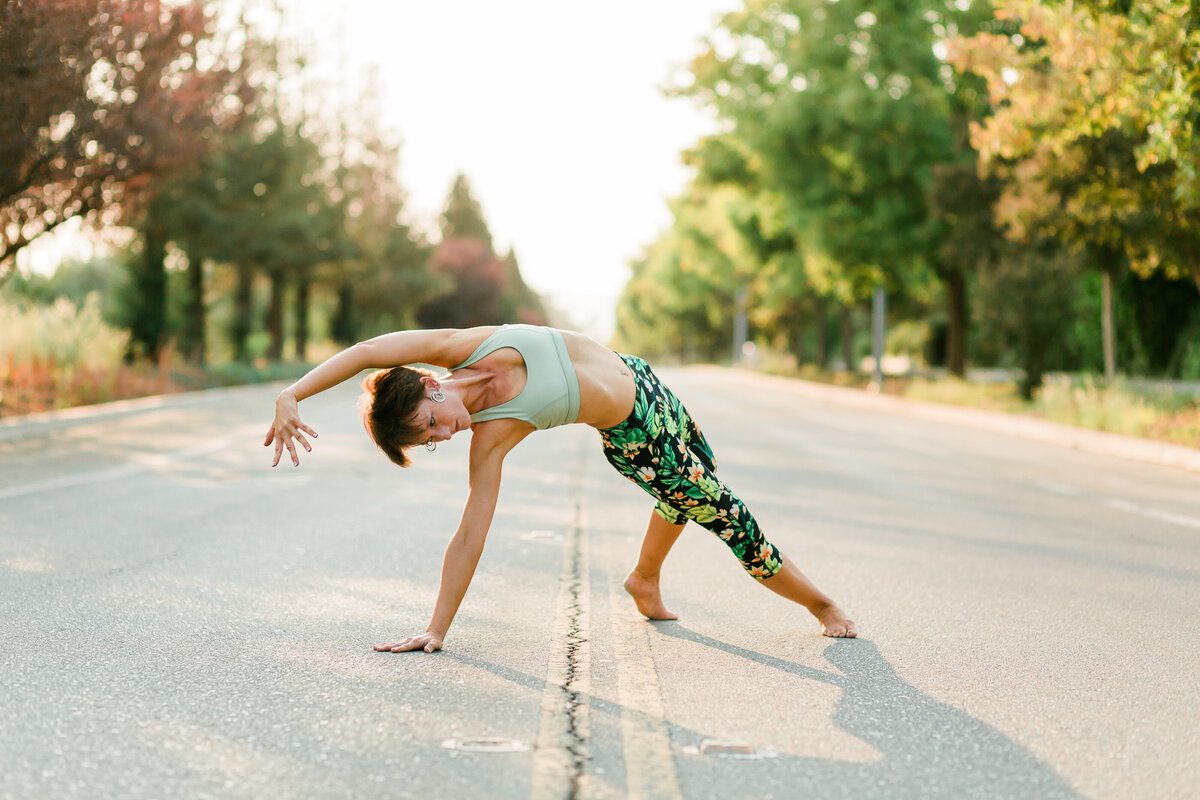 LAP_HillaryHall-Yoga_0045