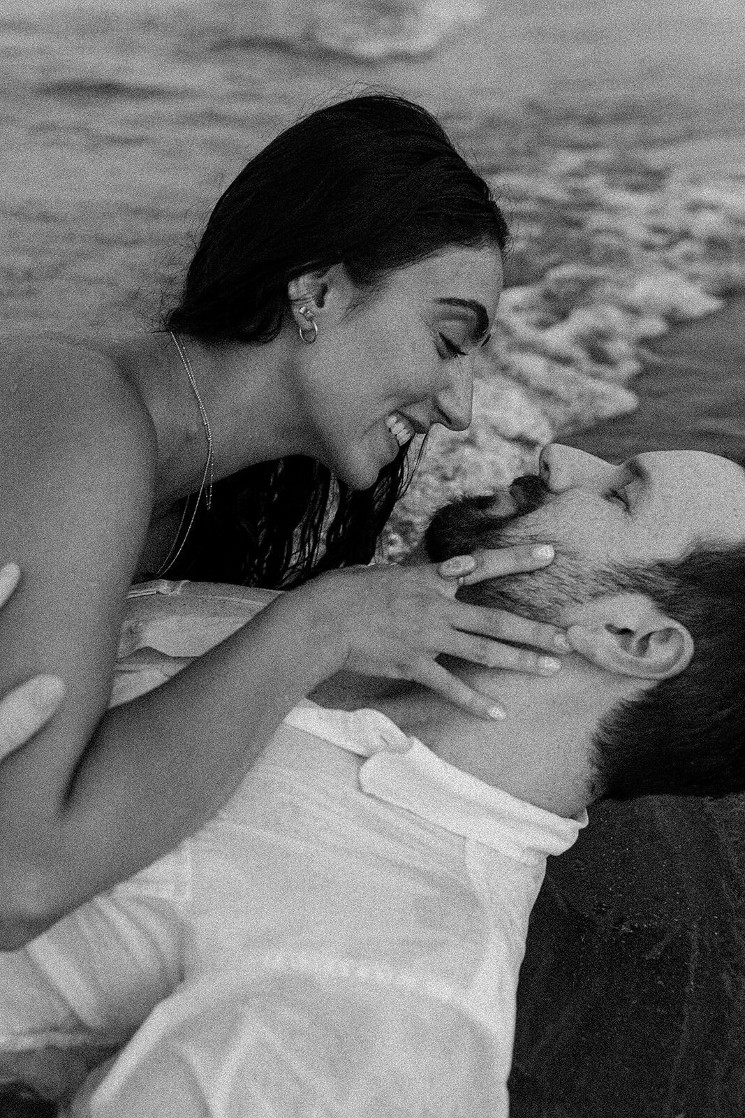 intimate-beach-session-toronto-001