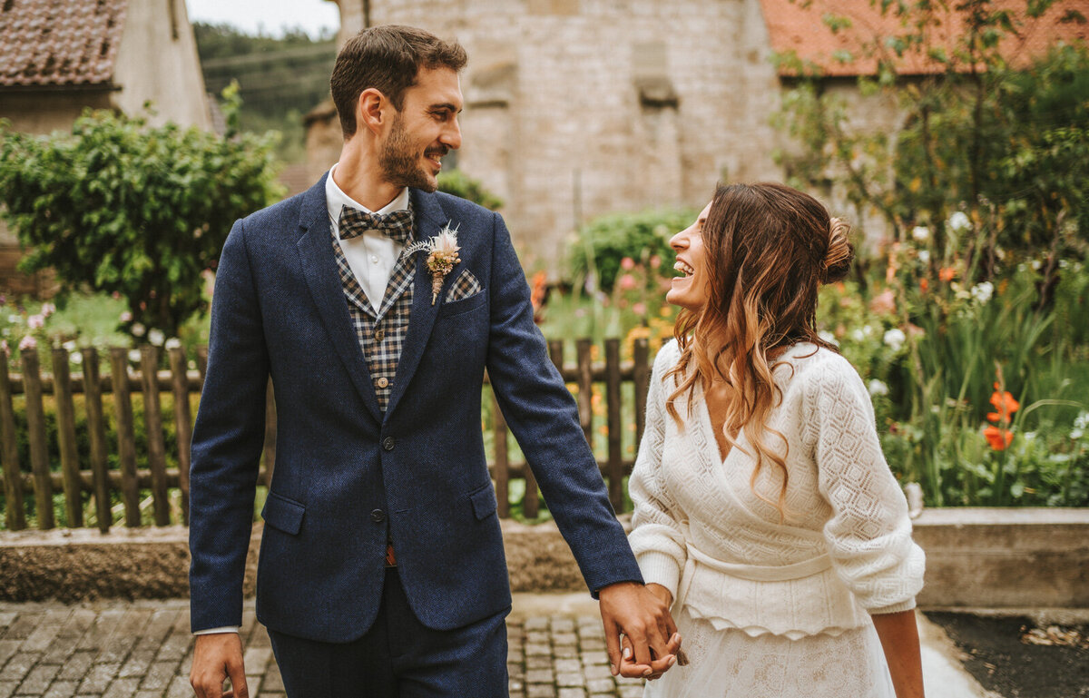 Hochzeitsfotograf-Freiburg-Hochzeitsfotograf-in-Freiburg-Hochzeit-rustikal-boho-Heiraten-Scheune-22