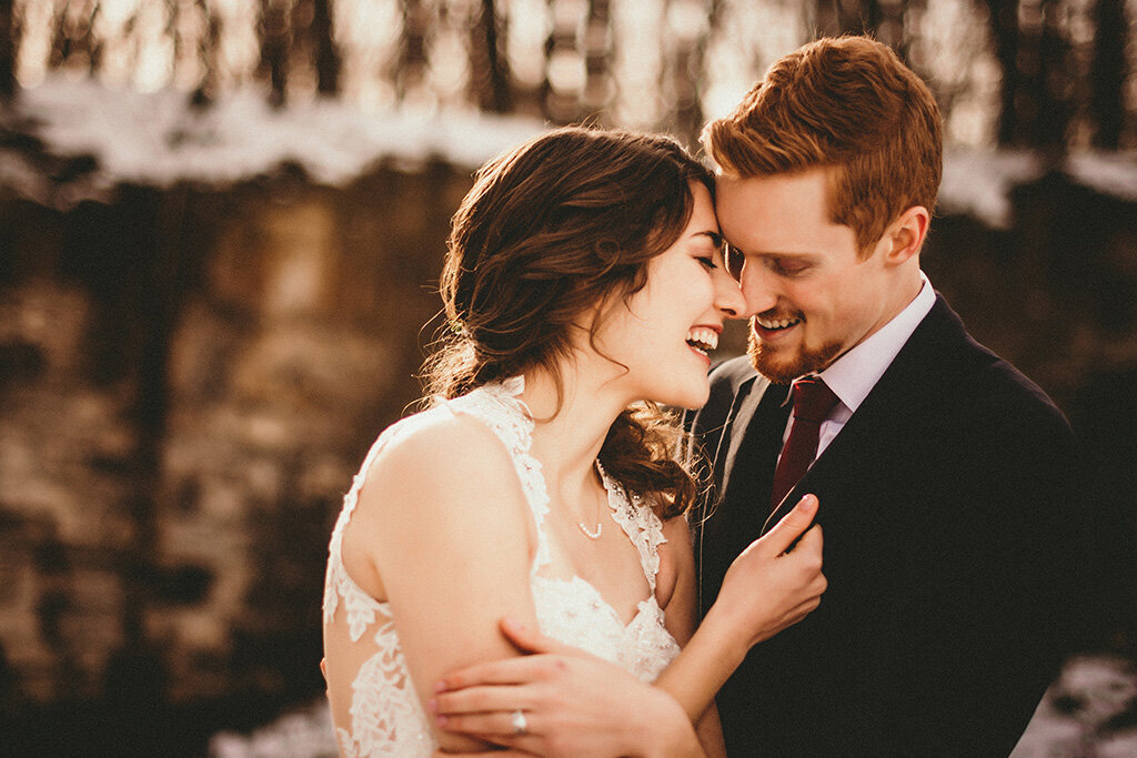 Winter Wedding Photo in High Cliff State Park
